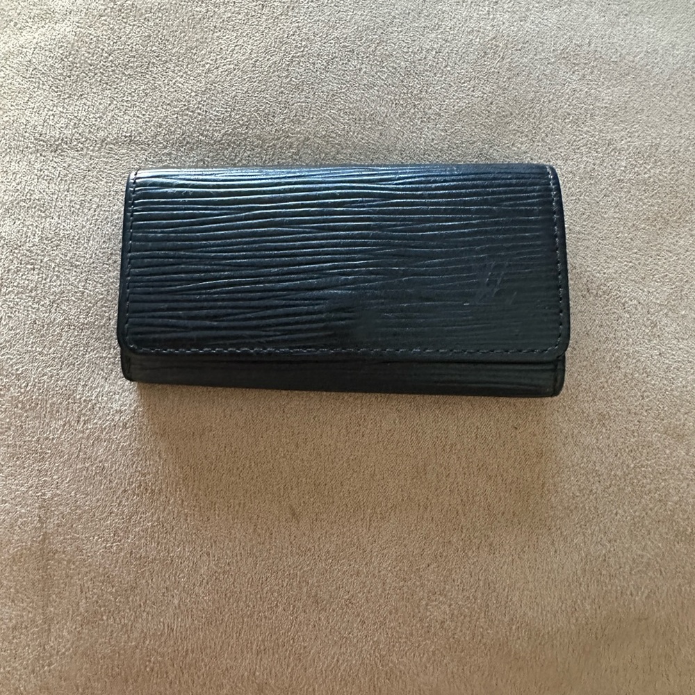 Louis Vuitton Key Holder Black EPI